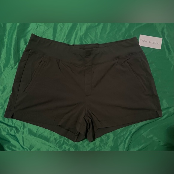NWT Athleta Dark Green Trekkie North Shorts size 22 - Picture 4 of 9
